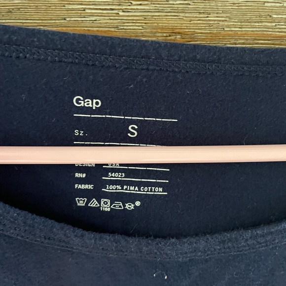 Gap top - Picture 2 of 2